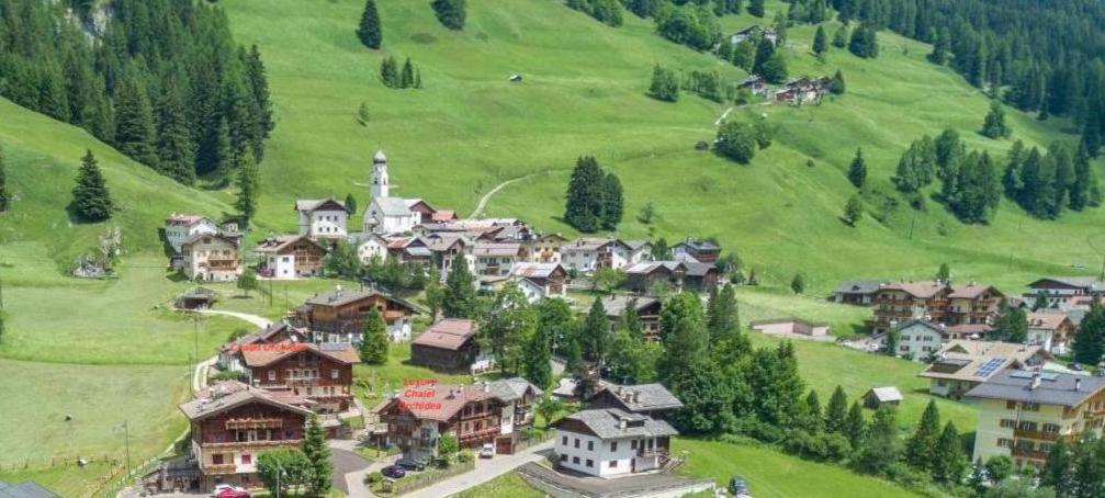 Luxury Chalet Orchidea Canazei Exterior photo